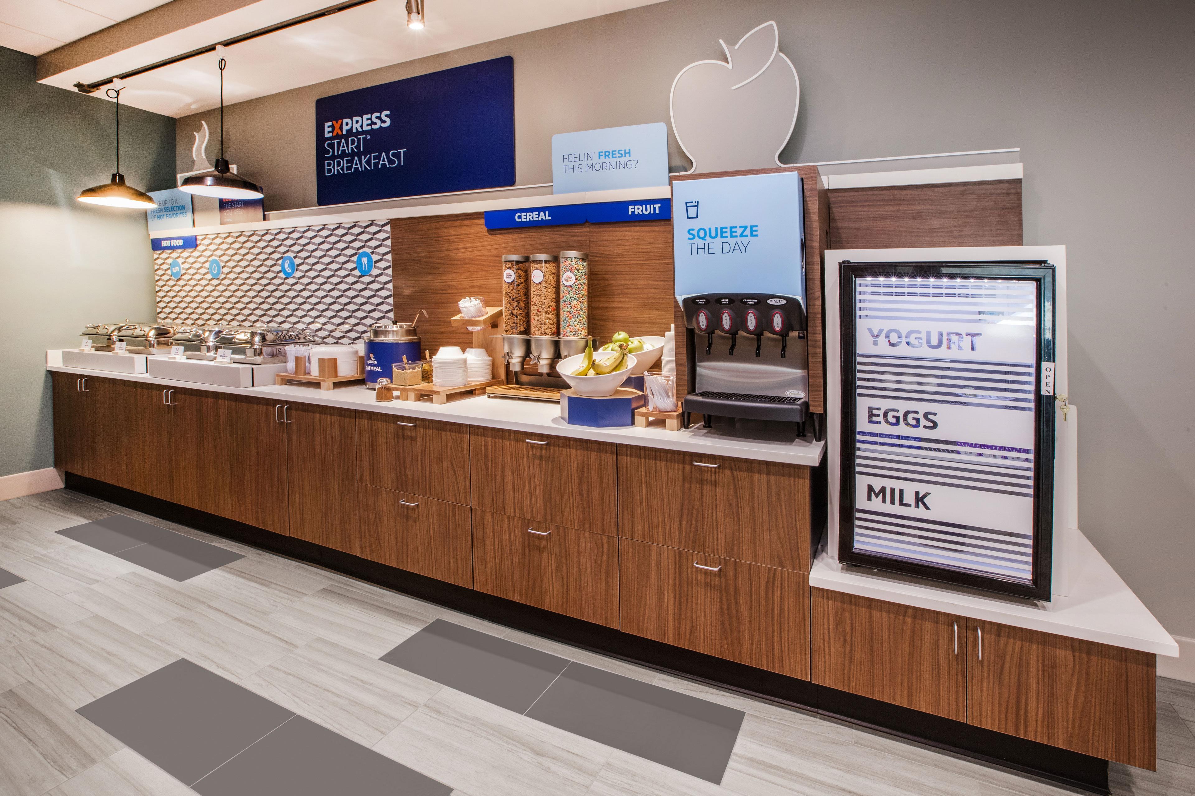 Holiday Inn Express & Suites Cumberland - La Vale By Ihg Bagian luar foto