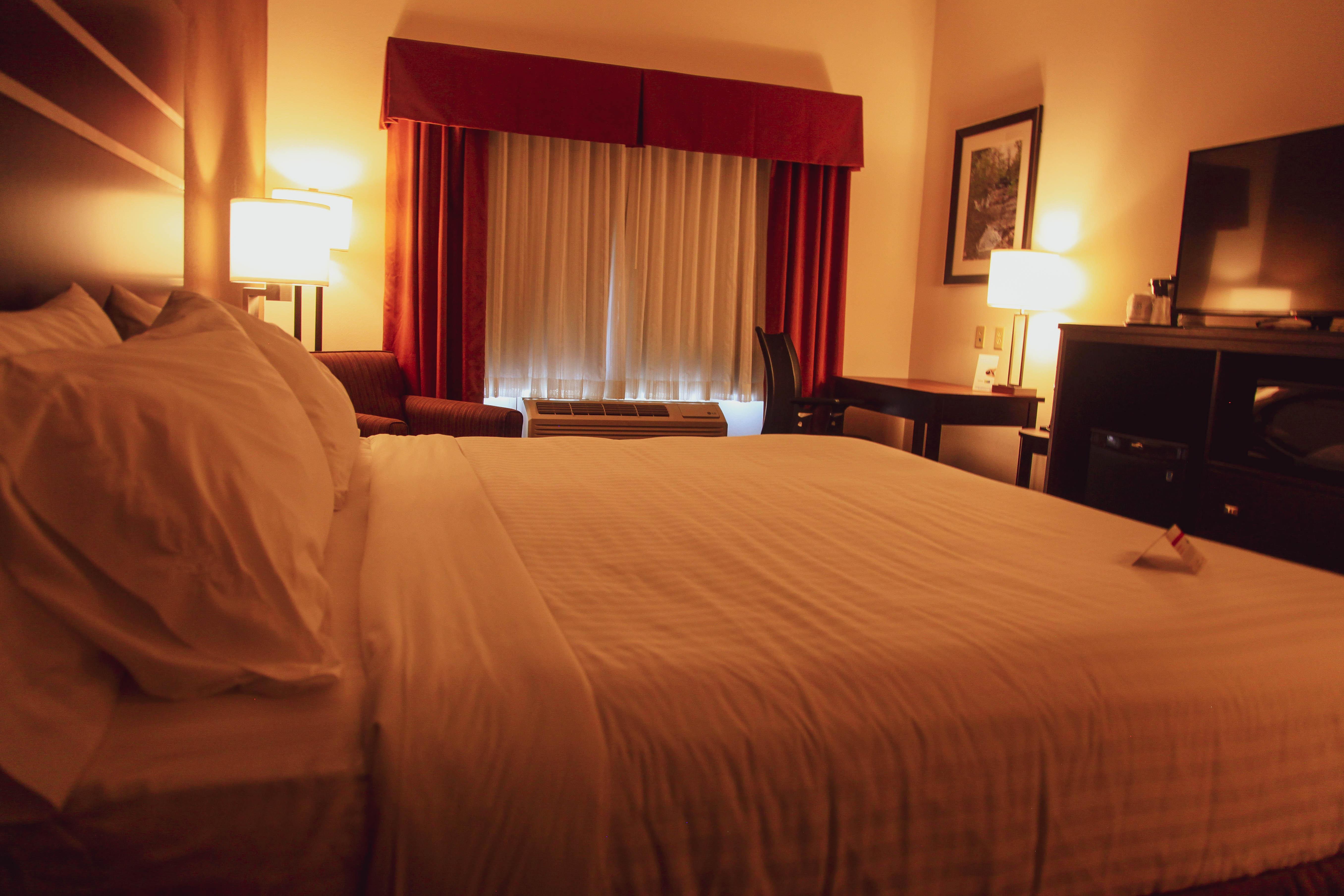 Holiday Inn Express & Suites Cumberland - La Vale By Ihg Bagian luar foto