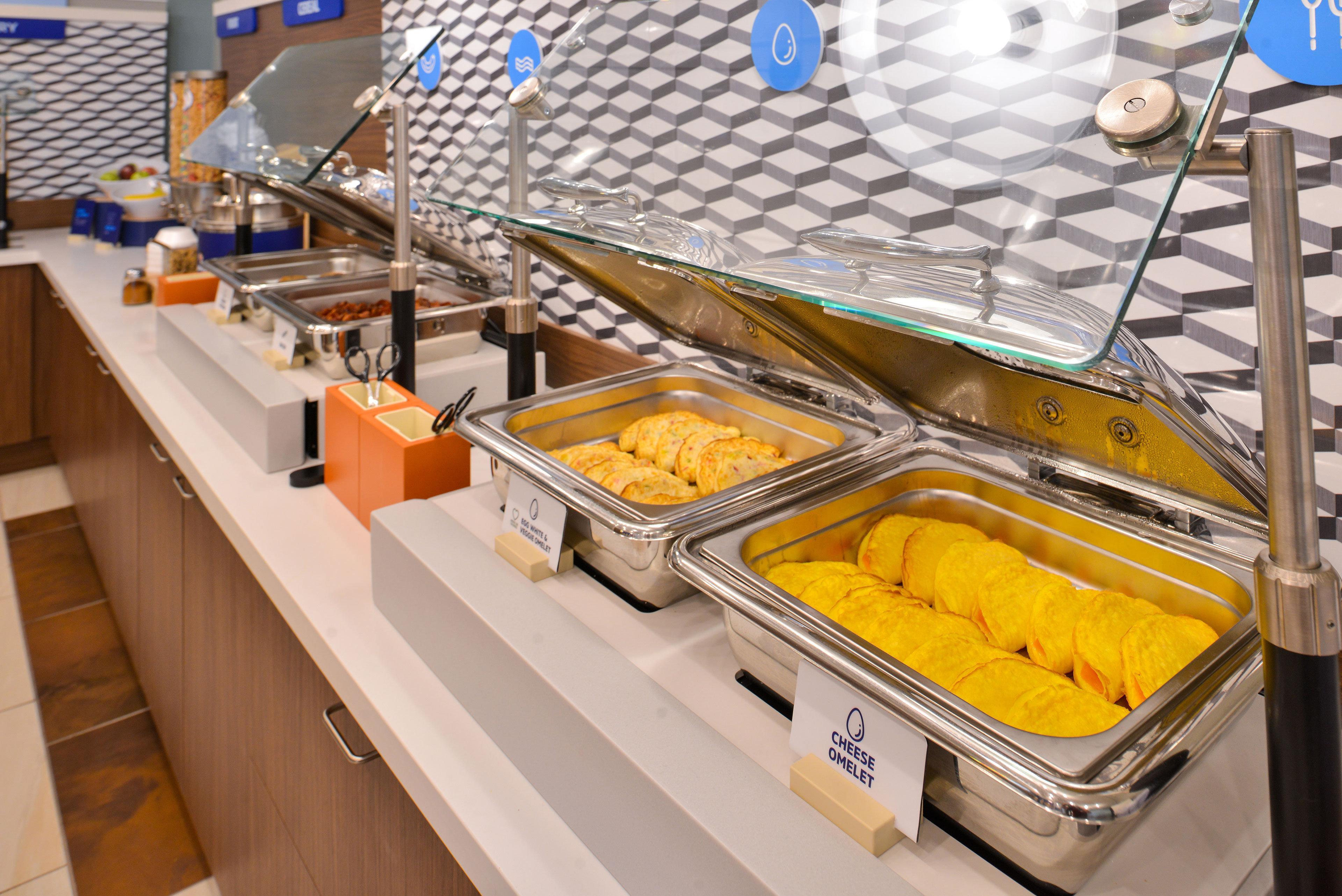 Holiday Inn Express & Suites Cumberland - La Vale By Ihg Bagian luar foto