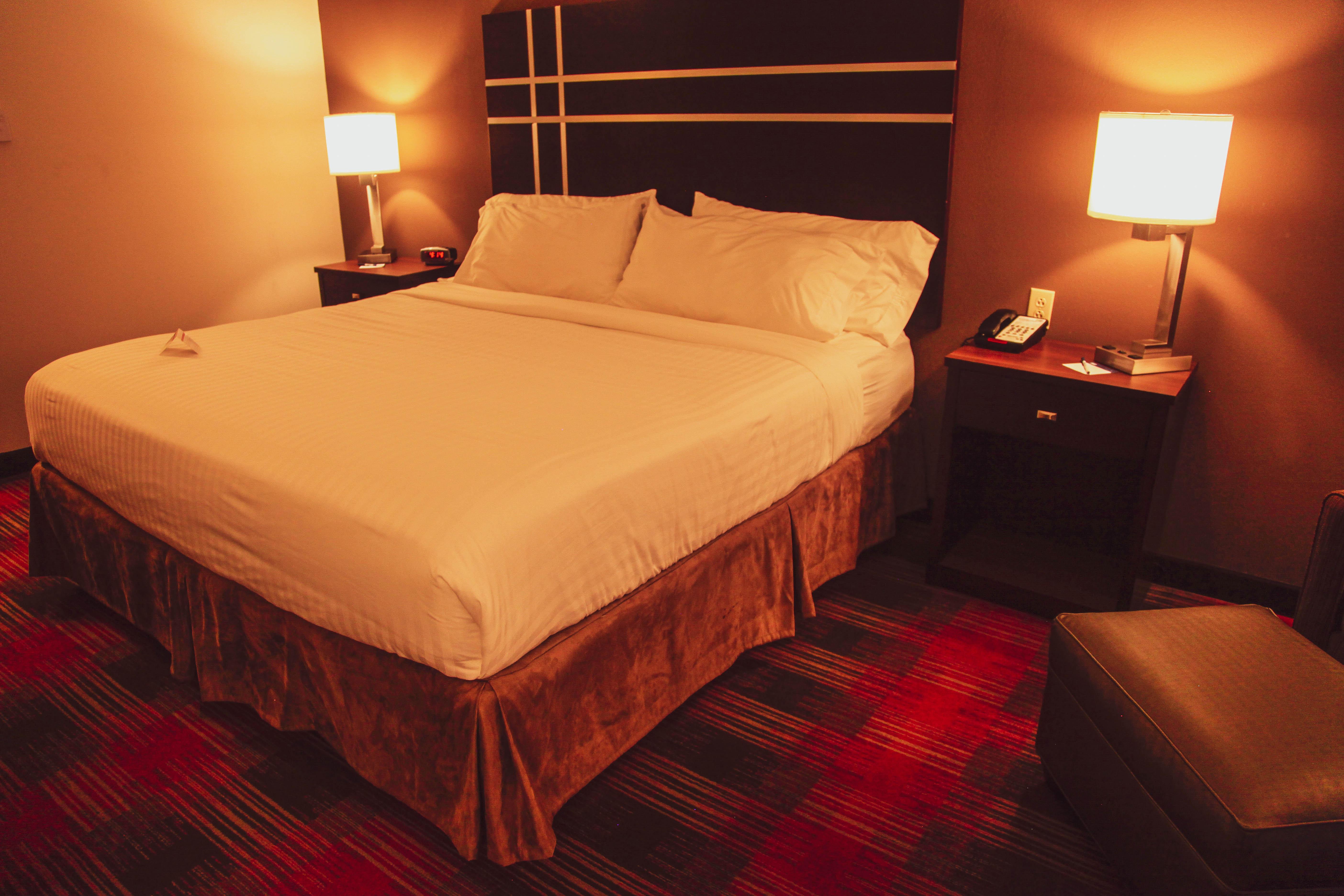 Holiday Inn Express & Suites Cumberland - La Vale By Ihg Bagian luar foto