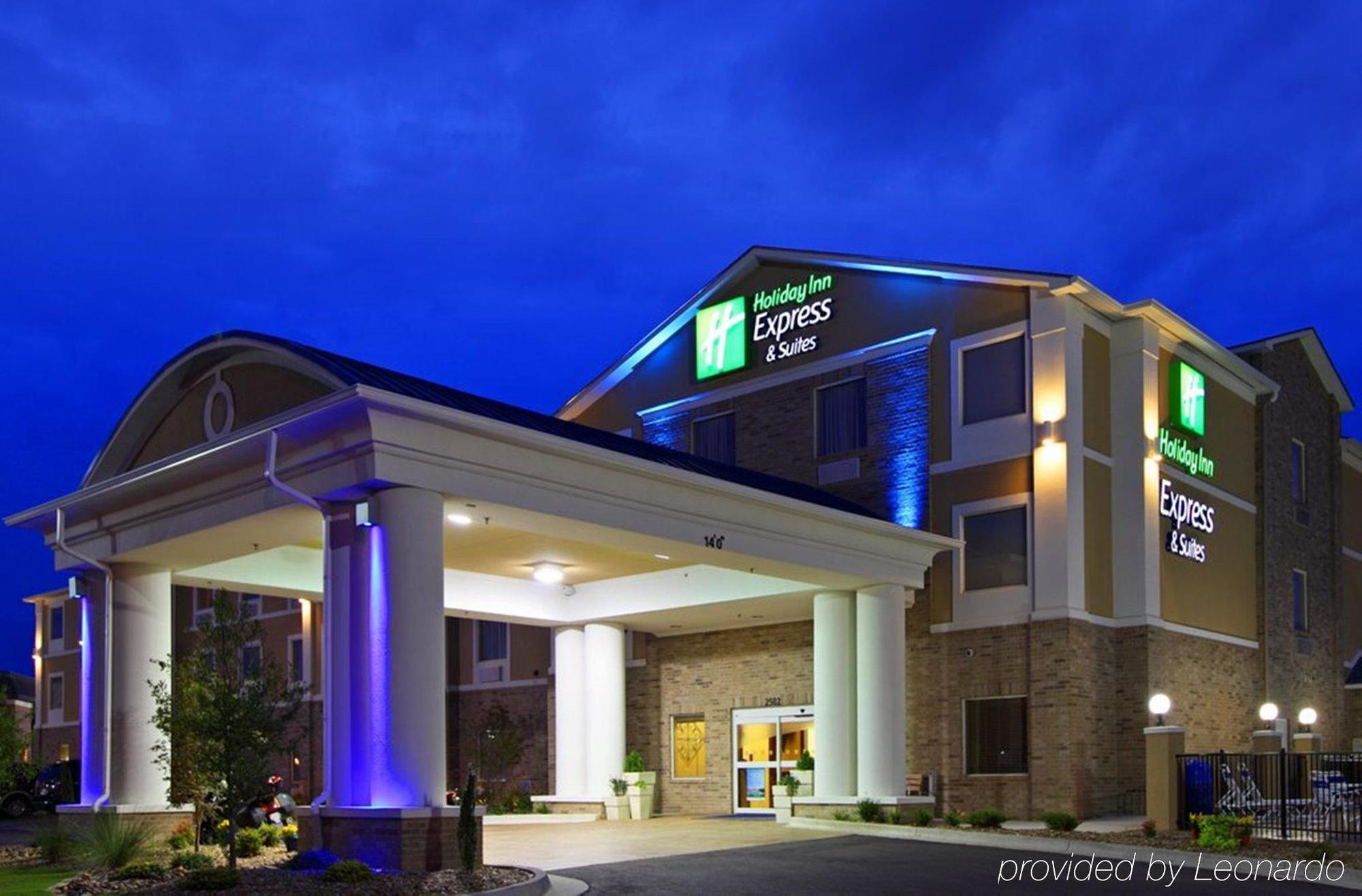 Holiday Inn Express & Suites Cumberland - La Vale By Ihg Bagian luar foto